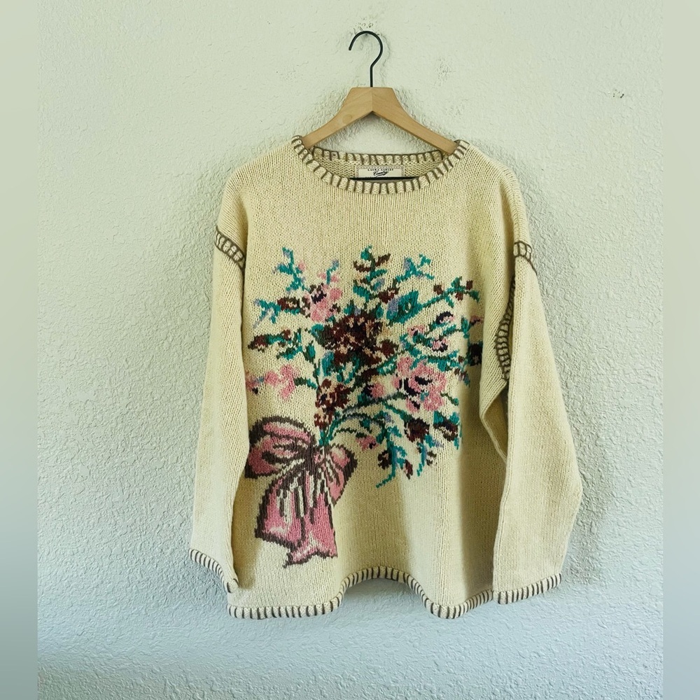 Vintage 90s Laura Ashley Country Floral Bouquet Cream Sweater / Jumper